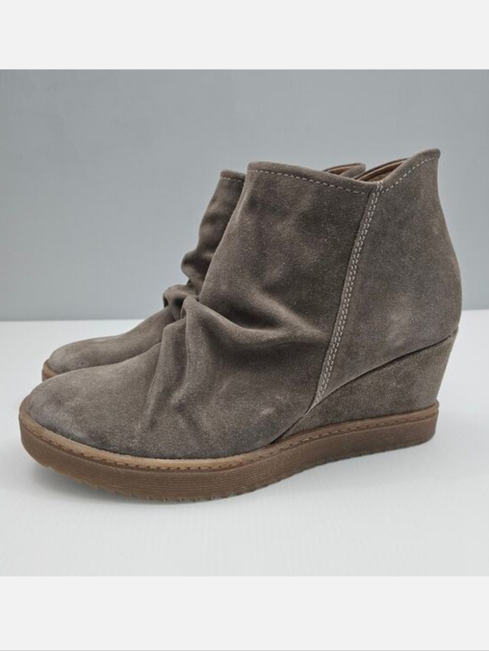 Sofft Siri Ankle Boot Womens 9 Taupe Suede Waterproof Wedge Slouch Comfort